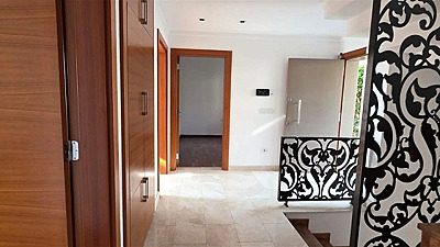 Bodrum Türkkuyusu'nda Kapanmaz Kale ve Deniz Manzaralı Satılık 5+1 Triplex Villa