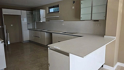 Bodrum Türkkuyusu'nda Kapanmaz Kale ve Deniz Manzaralı Satılık 5+1 Triplex Villa