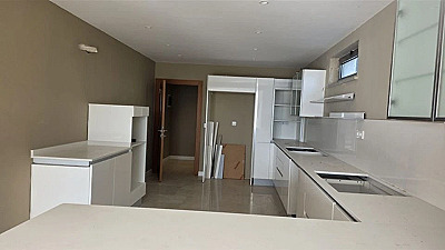 Bodrum Türkkuyusu'nda Kapanmaz Kale ve Deniz Manzaralı Satılık 5+1 Triplex Villa