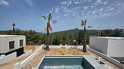 Kisebükü'nde Çam Ormanı İçinde Özel Havuzlu 3+1 Müstakil Villa