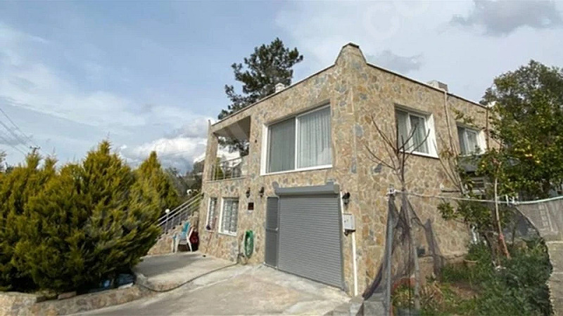 Milas Beyciler'de 900 m² Arsada 100 Zeytinli Müstakil Villa